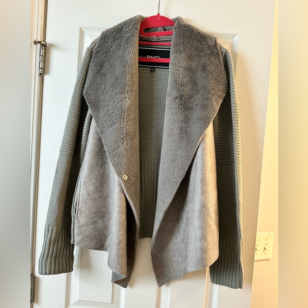 BNCI By Blanc Noir Womens Gray Faux Fur and Knit Long Sleeve Cardigan L